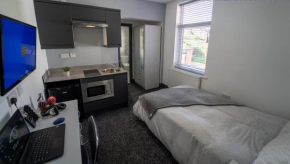 1 bedroom Studio near QE and UOB Birmingham